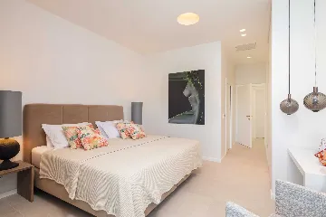 4-Bedroom Villa in Selca for Up to 8