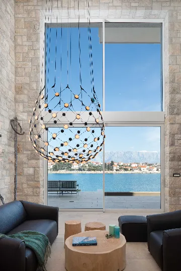 4-Bedroom Villa in Selca for up to 8 Guests