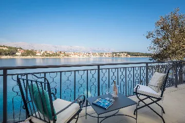 4-Bedroom Villa in Selca for up to 8 Guests