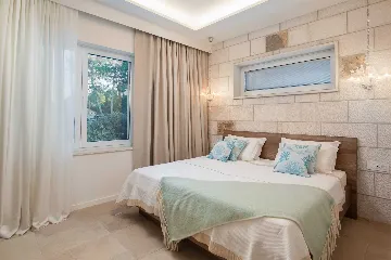 4-Bedroom Villa in Selca for up to 8 Guests