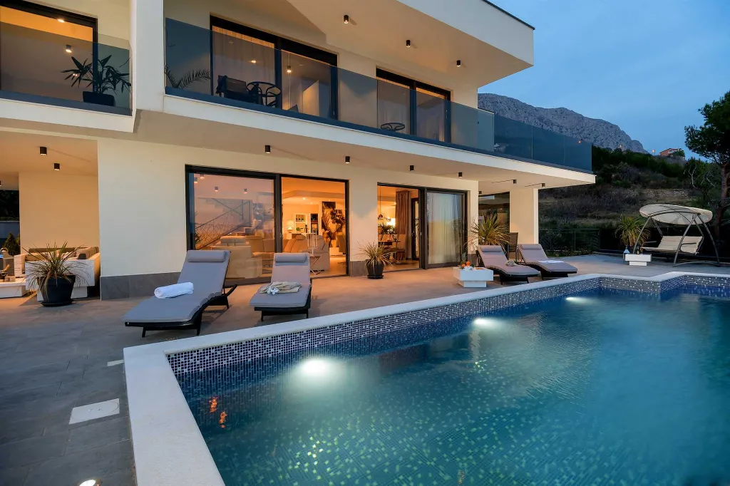 4-Bedroom Villa in Omis (Stanici) for Up to 10