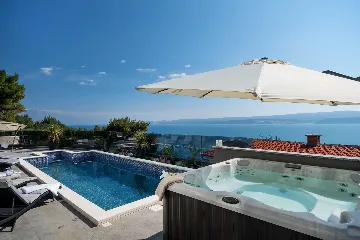 4-Bedroom Villa in Omis (Stanici) for Up to 10