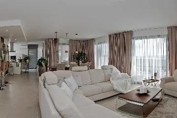 4-Bedroom Villa in Omis (Stanici) for Up to 10