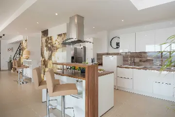 4-Bedroom Villa in Omis (Stanici) for Up to 10