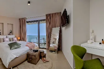 4-Bedroom Villa in Omis (Stanici) for Up to 10