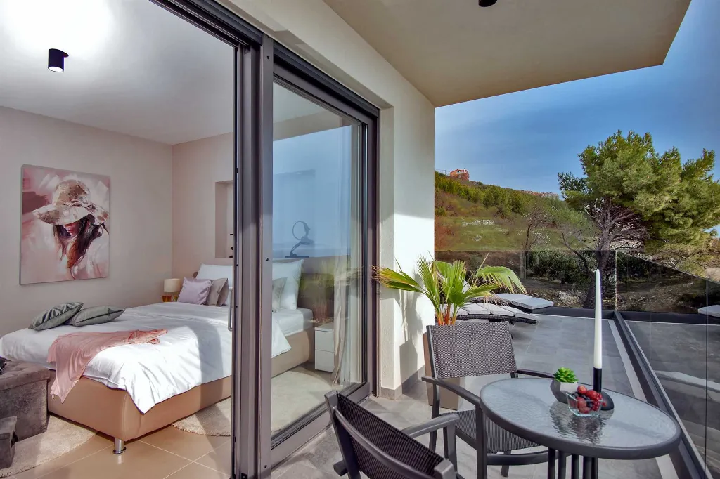 4-Bedroom Villa in Omis (Stanici) for Up to 10