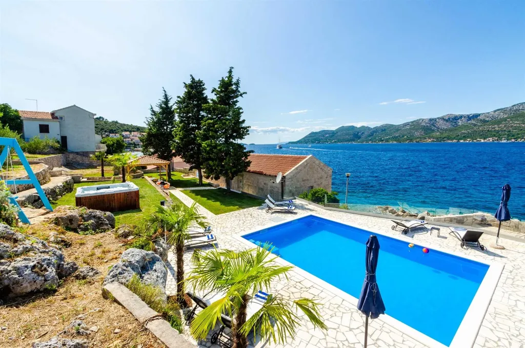 4-Bedroom Villa in Korčula for up to 8 Guests