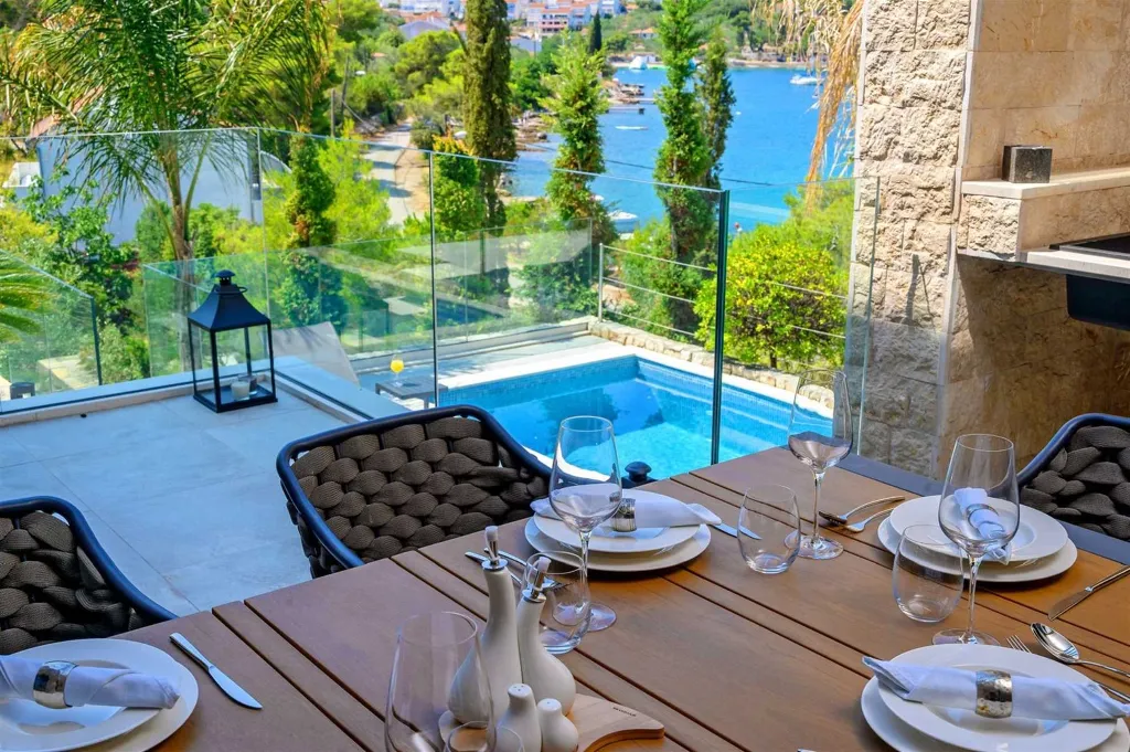 3-Bedroom Villa with Private Pool in Nečujam