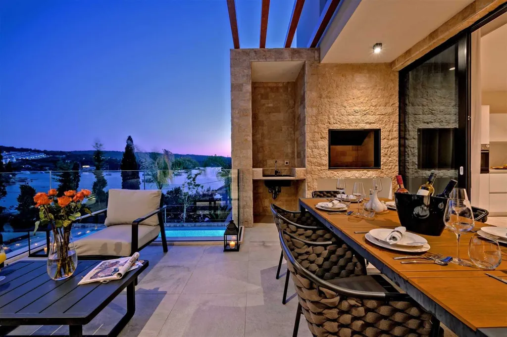 3-Bedroom Villa with Private Pool in Nečujam