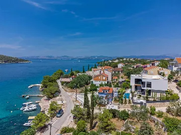 3-Bedroom Villa with Private Pool in Nečujam