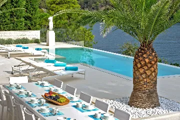 Seafront Villa for Up to 12 Guests in Selca