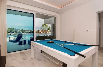 Seafront Villa for Up to 12 Guests in Selca