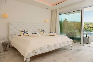 Seafront Villa for Up to 12 Guests in Selca