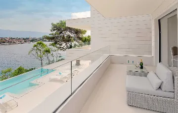 Seafront Villa for Up to 12 Guests in Selca