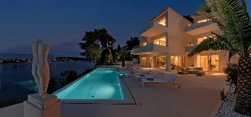 Seafront Villa for Up to 12 Guests in Selca