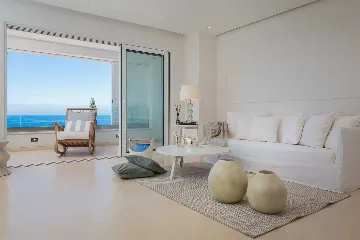 Villa in Primošten for 14 Guests with Heated Pool