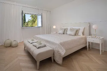 Villa in Primošten for 14 Guests with Heated Pool