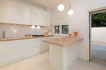 Villa in Primošten for 14 Guests with Heated Pool