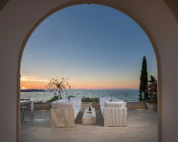 Villa in Primošten for 14 Guests with Heated Pool