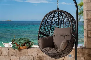 Beachfront Villa in Orebić for 5 Guests