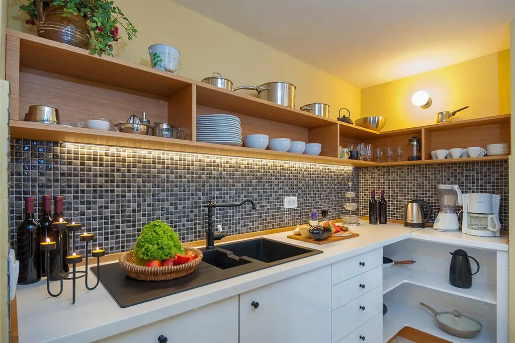 Beachfront Villa in Orebić for 5 Guests