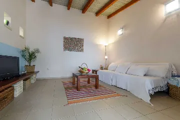 Beachfront Villa in Orebić for 5 Guests