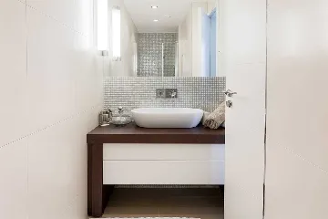 Heated Infinity Pool Villa for 10 Guests in Brela