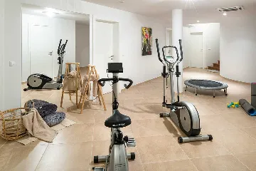 Heated Infinity Pool Villa for 10 Guests in Brela