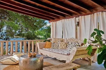 4-Bedroom Villa with Private Heated Pool in Sumartin