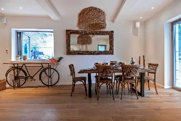 4-Bedroom Villa with Private Heated Pool in Sumartin