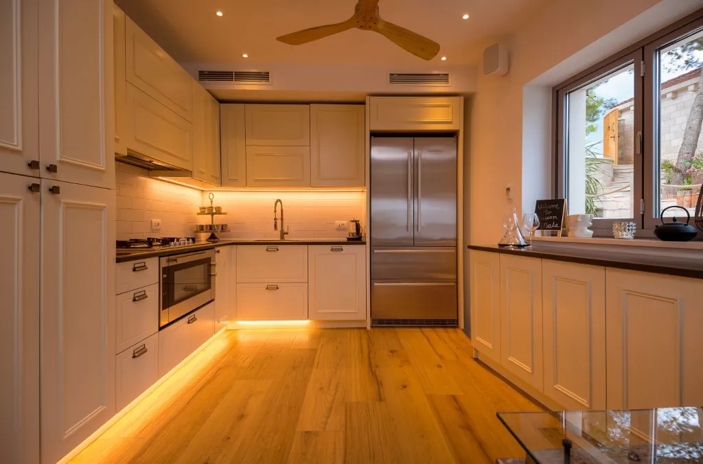 4-Bedroom Villa with Private Heated Pool in Sumartin