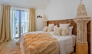 4-Bedroom Villa with Private Heated Pool in Sumartin