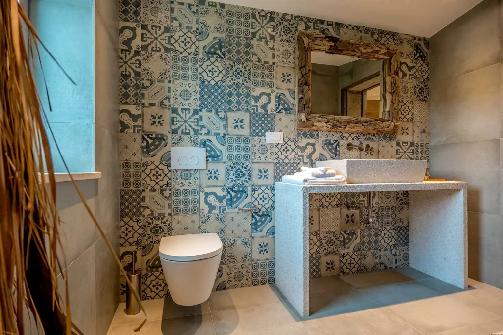 4-Bedroom Villa with Private Heated Pool in Sumartin