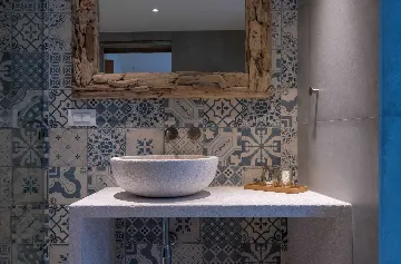 4-Bedroom Villa with Private Heated Pool in Sumartin