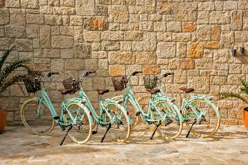 4-Bedroom Villa with Private Heated Pool in Sumartin