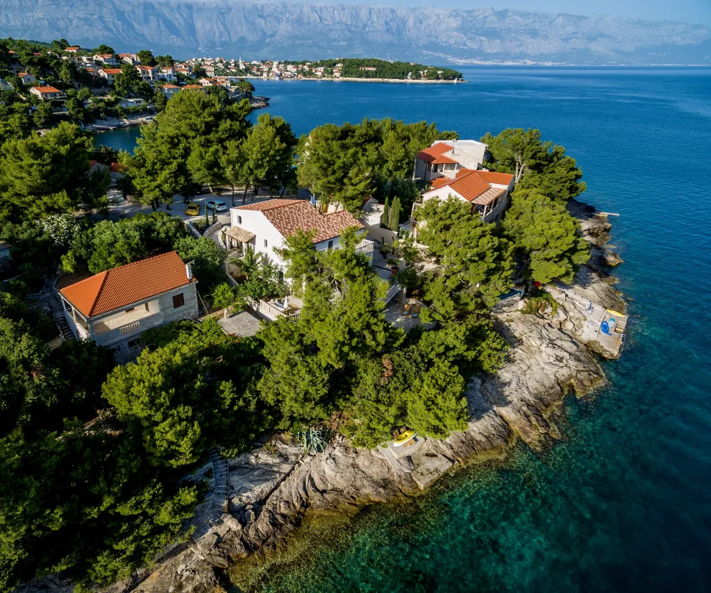 4-Bedroom Villa with Private Heated Pool in Sumartin