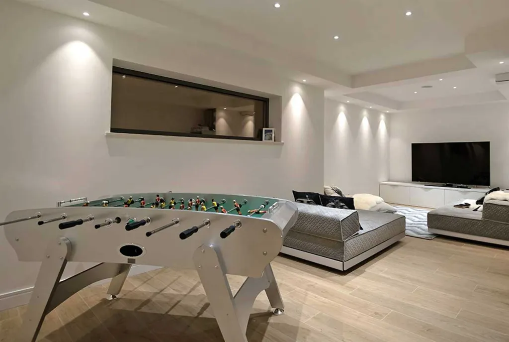 Seaside Villa in Selca with Private Heated Pool