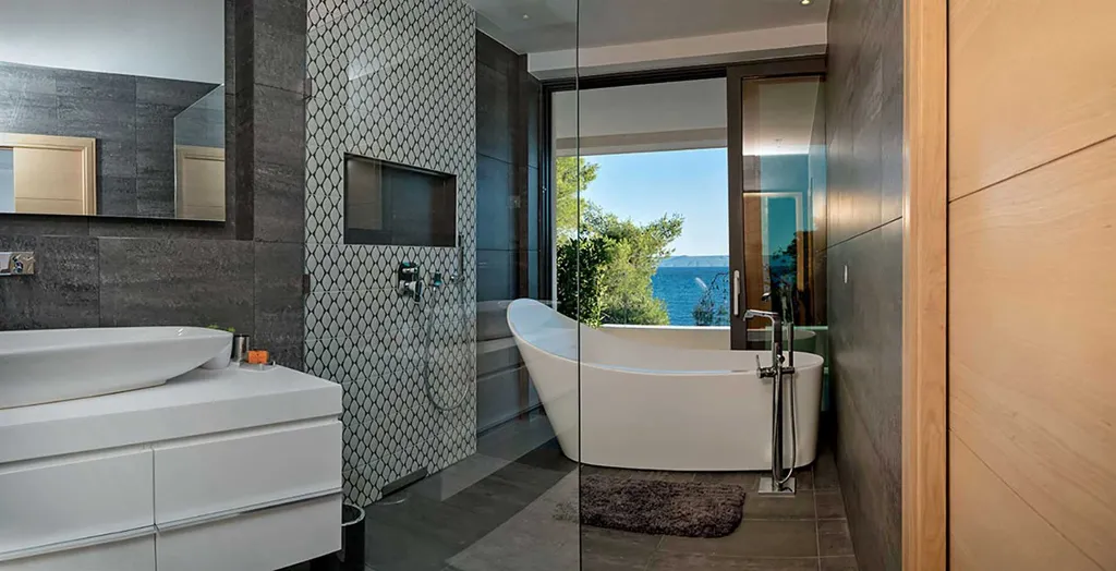 Seaside Villa in Selca with Private Heated Pool