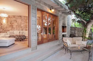 Villa with Private Beach & Hot Tub in Sumartin