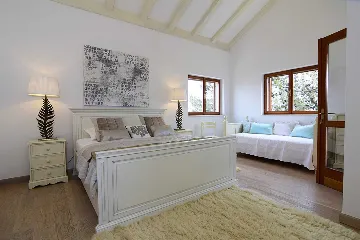 Villa with Private Beach & Hot Tub in Sumartin