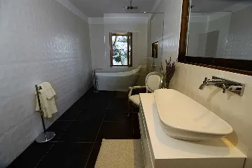 Villa with Private Beach & Hot Tub in Sumartin