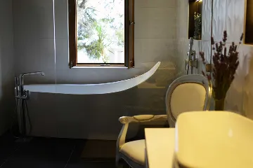 Villa with Private Beach & Hot Tub in Sumartin