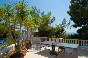 Villa with Private Beach & Hot Tub in Sumartin