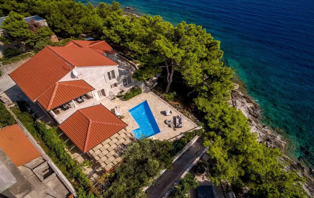 Selca Villa with Outdoor Pool and 7 En-Suite Rooms