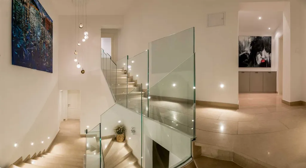 Selca Villa with Outdoor Pool and 7 En-Suite Rooms