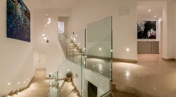 Selca Villa with Outdoor Pool and 7 En-Suite Rooms