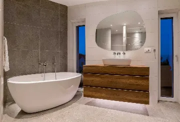 Selca Villa with Outdoor Pool and 7 En-Suite Rooms