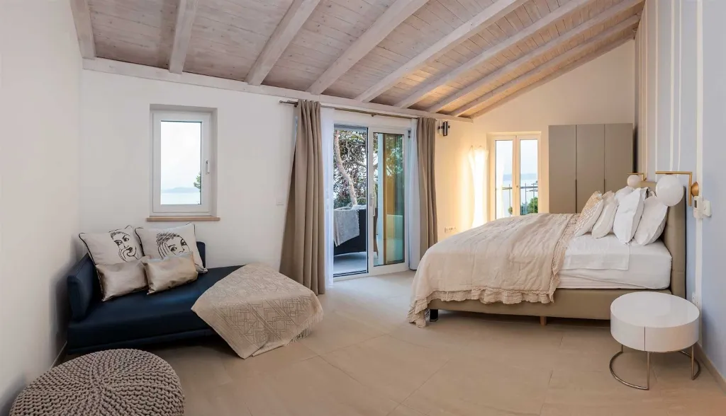 Selca Villa with Outdoor Pool and 7 En-Suite Rooms