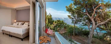 Selca Villa with Outdoor Pool and 7 En-Suite Rooms