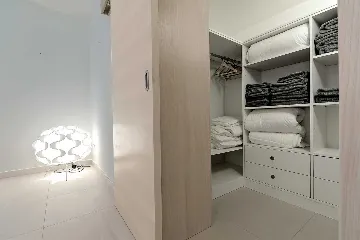 Selca Villa with Outdoor Pool and 7 En-Suite Rooms